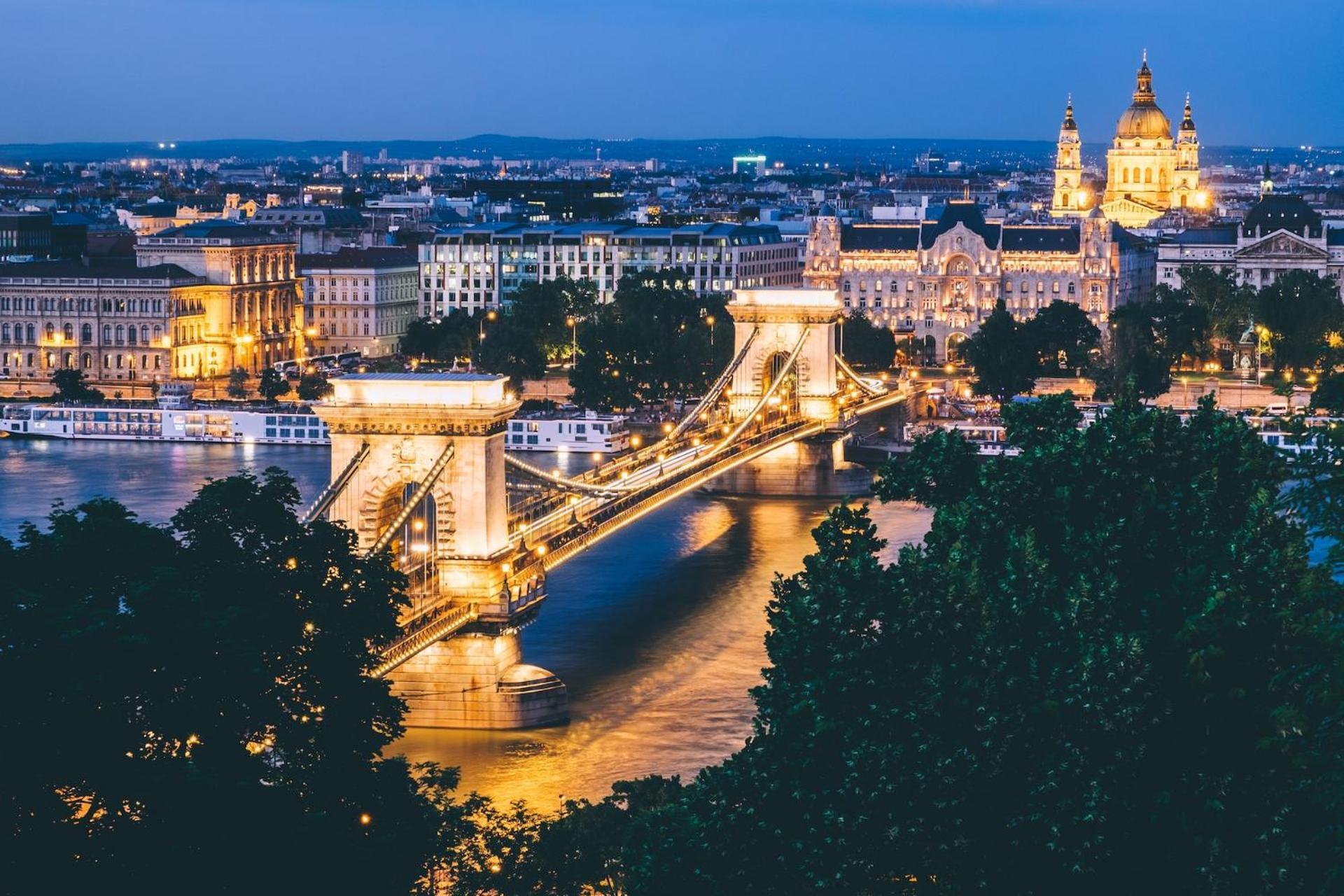 Central Point Budapesta Exterior foto